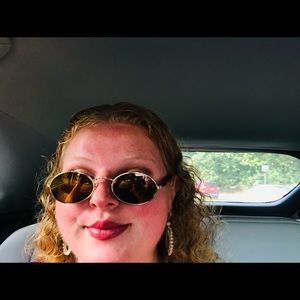 Meet your Posher, Steph